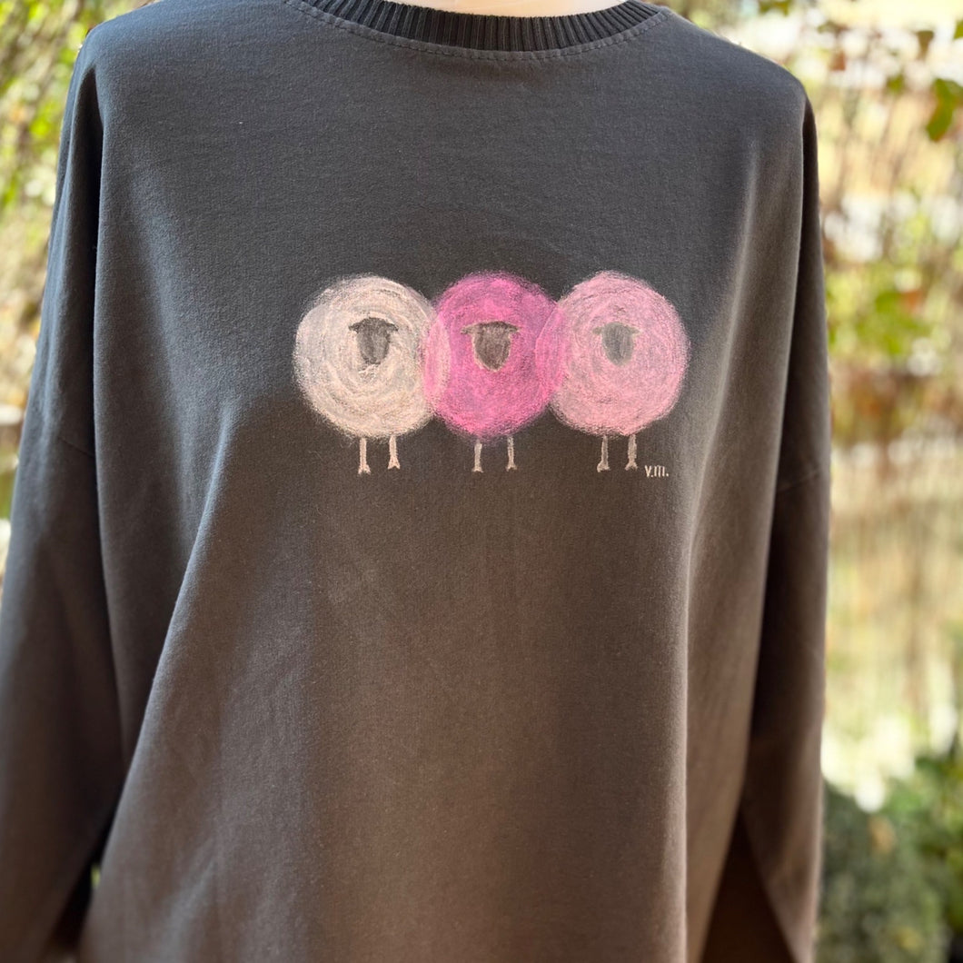 Sudadera light Ovejas Valentina`s Moon (pintada a mano)