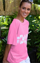 Cargar imagen en el visor de la galería, Camiseta Hawaii rosa