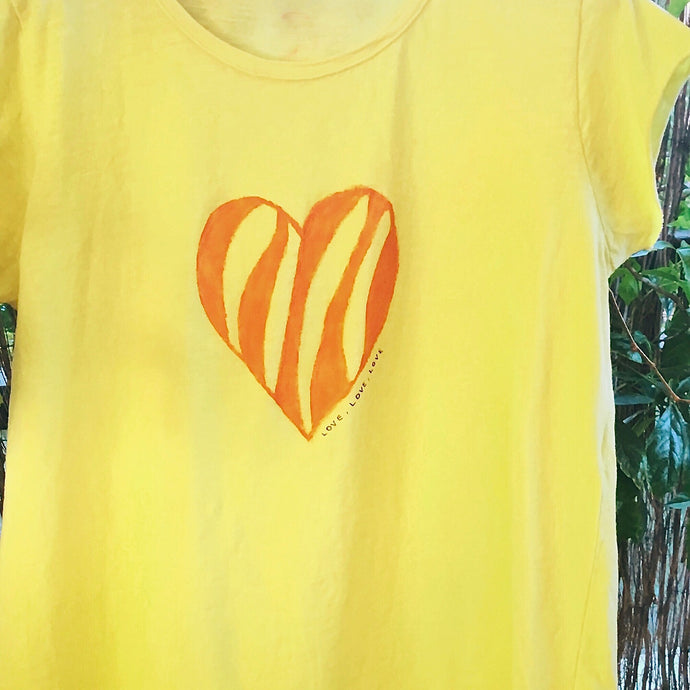 Camiseta MC  “ corazón” Valentina`s Moon (pintada a mano)