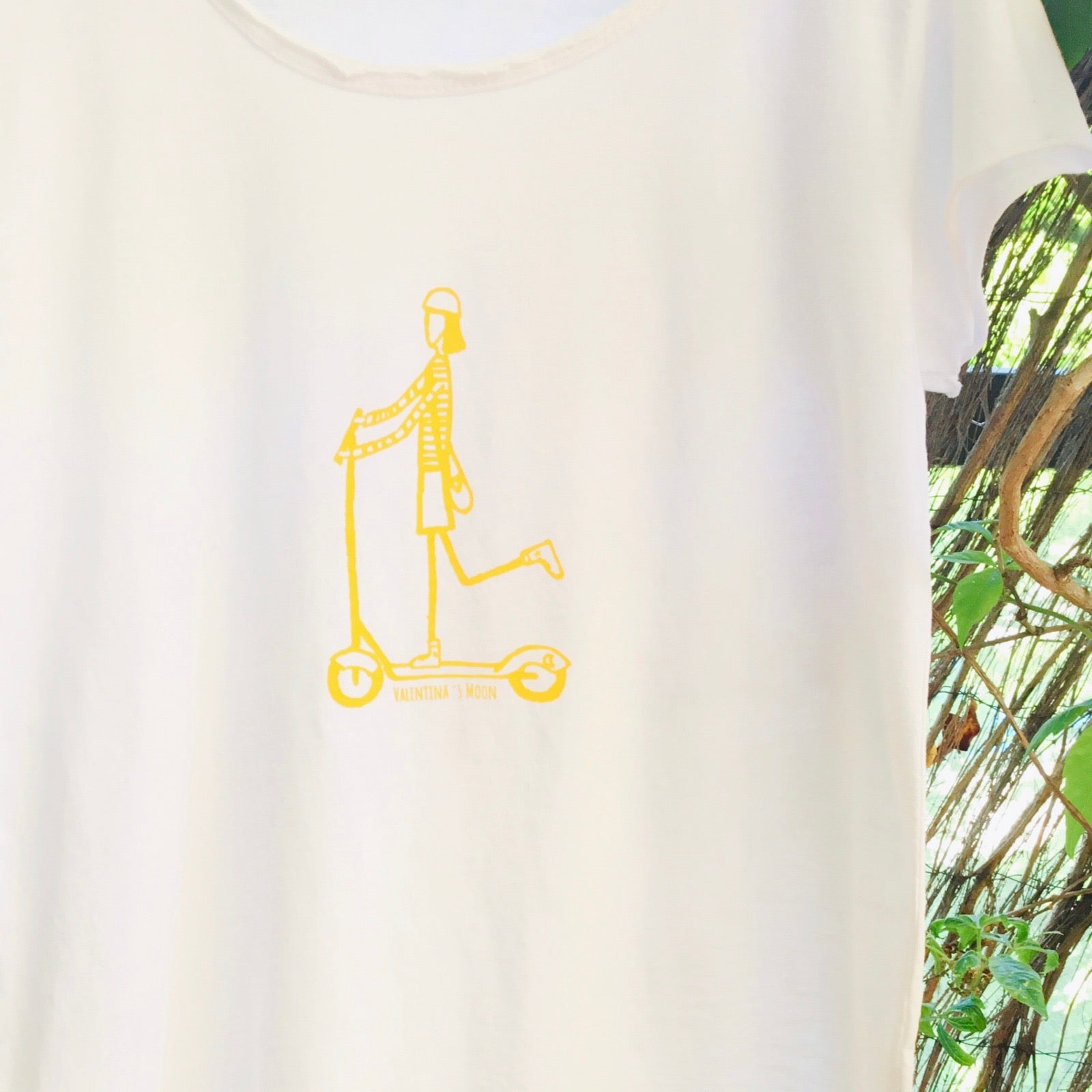 Camiseta MC  “ patinete” Valentina`s Moon