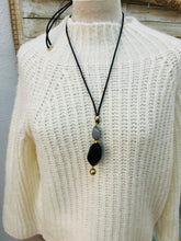 Cargar imagen en el visor de la galería, Collar Praga