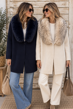 Cargar imagen en el visor de la galería, Chaqueta Casilda beige