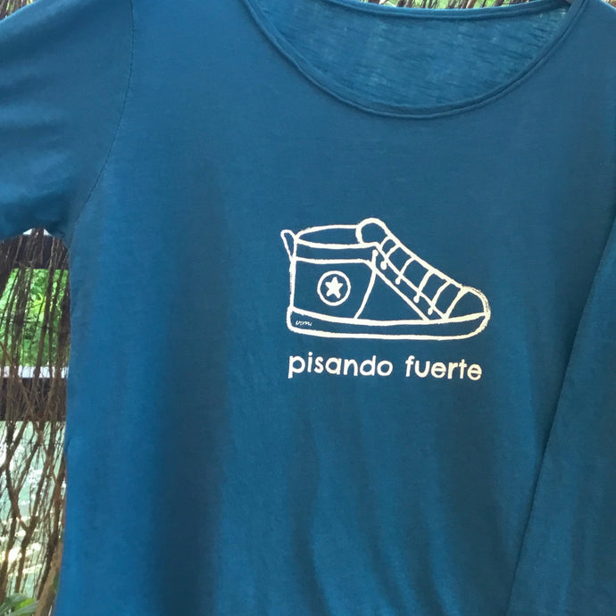 Camiseta azul ML “ pisando fuerte”Valentina`s Moon