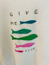 Cargar imagen en el visor de la galería, Camiseta Give me Five,MC  Valentina`s Moon (pintada a mano)